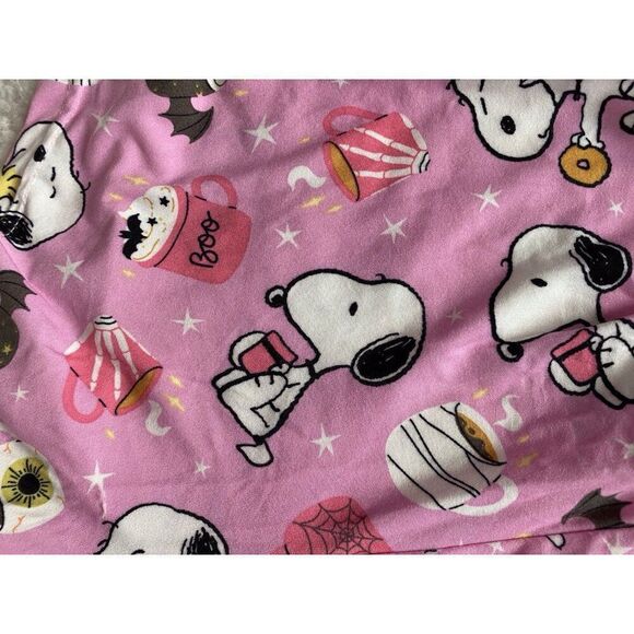 2pc Halloween Snoopy Pajama PJ Set Shorts Women’s Sz M Hot Cocoa Bats Pink NEW - Picture 13 of 14